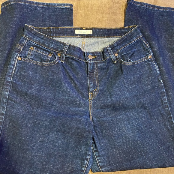 levis 16w